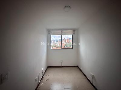 Apartamento de 3 alcobas en venta en El Poblado, Medellín, 74 m² · foto 9 de 19