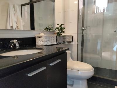 Apartamento de 3 alcobas en venta en El Poblado, Medellín, 154 m² · foto 18 de 19