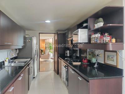 Apartamento de 3 alcobas en venta en El Poblado, Medellín, 154 m² · foto 8 de 19