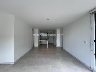 Apartamento de 2 alcobas en venta en Castropol, Medellín, 76 m² · foto 3 de 16