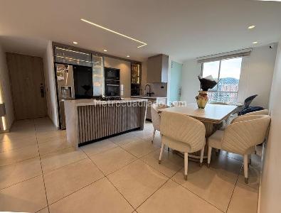 Apartamento de 2 alcobas en venta en Sabaneta, Sabaneta, 84 m² · foto 2 de 11