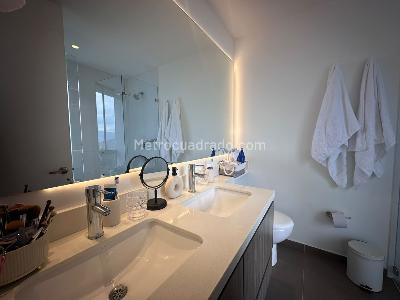 Apartamento de 2 alcobas en venta en El Poblado, Medellín, 109 m² · foto 16 de 18