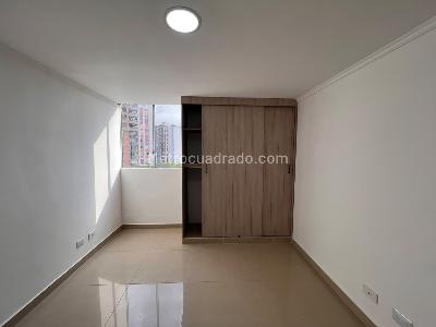 Apartamento en venta en El Poblado, Medellín · foto 8 de 11
