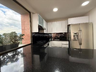 Apartamento de 2 alcobas en arriendo en El Tesoro, Medellín, 105 m² · foto 6 de 10
