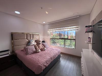 Apartamento de 2 alcobas en venta en El Poblado, Medellín, 91 m² · foto 12 de 17