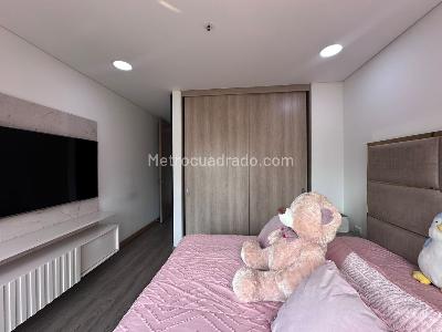 Apartamento de 2 alcobas en venta en El Poblado, Medellín, 91 m² · foto 14 de 17