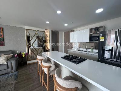 Apartamento de 2 alcobas en venta en El Poblado, Medellín, 91 m² · foto 9 de 17