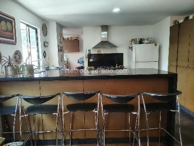 Apartamento en venta en El Poblado, Medellín · foto 8 de 18
