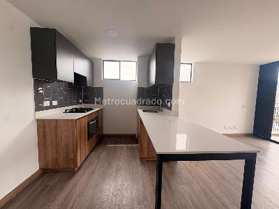 Apartamento de 2 alcobas en arriendo en Envigado, Envigado, 74 m² · foto 4 de 12