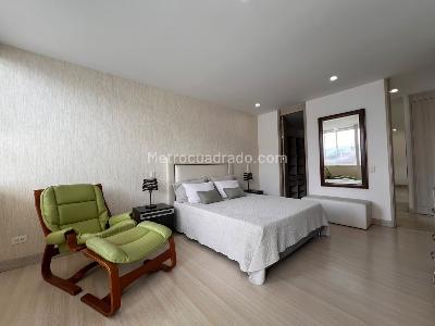 Apartamento de 2 alcobas en venta en El Poblado, Medellín, 100 m² · foto 11 de 14