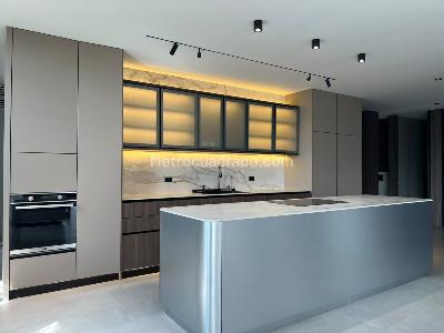 Apartamento en venta en El Poblado, Medellín · foto 6 de 17