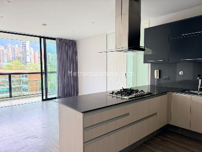 Apartamento de 2 alcobas en venta en Los Balsos, Medellín, 85 m² · foto 2 de 17