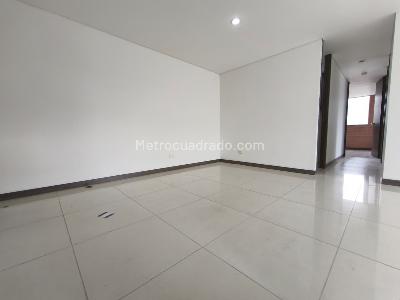 Apartamento de 3 alcobas en venta en Sabaneta, Sabaneta, 70 m² · foto 2 de 12