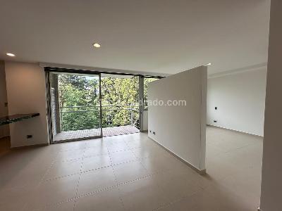 Apartamento de 1 alcoba en venta en El Poblado, Medellín, 57 m² · foto 2 de 15