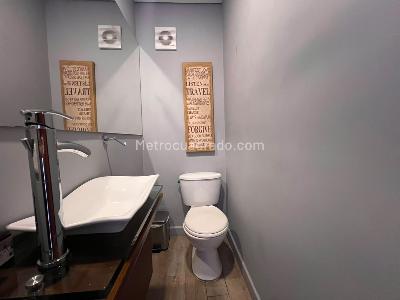 Apartamento de 1 alcoba en venta en El Poblado, Medellín, 70 m² · foto 10 de 11