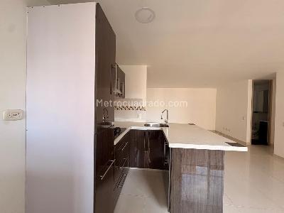 Apartamento de 3 alcobas en venta en Sabaneta, Sabaneta, 76 m² · foto 4 de 13
