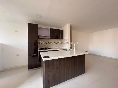 Apartamento de 3 alcobas en venta en Sabaneta, Sabaneta, 76 m² · foto 5 de 13