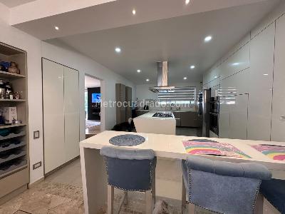 Casa en arriendo en El Poblado, Medellín · foto 4 de 20