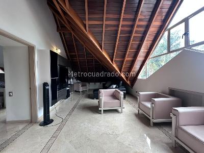 Casa en arriendo en El Poblado, Medellín · foto 7 de 20