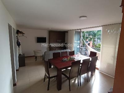 Apartamento de 3 alcobas en venta en El Poblado, Medellín, 100 m² · foto 2 de 10