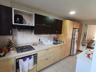 Apartamento de 3 alcobas en venta en El Poblado, Medellín, 100 m² · foto 3 de 10