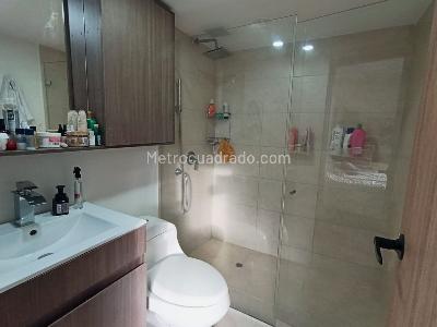 Apartamento de 3 alcobas en venta en El Poblado, Medellín, 100 m² · foto 8 de 10