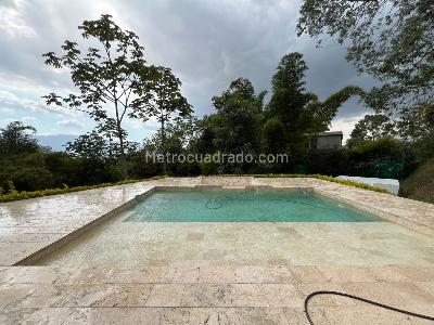 Casa de 4 alcobas en arriendo en Envigado, Envigado, 335 m² · foto 18 de 19