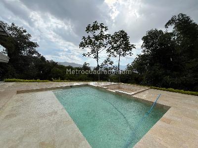 Casa de 4 alcobas en arriendo en Envigado, Envigado, 335 m² · foto 19 de 19
