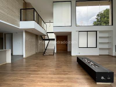 Casa de 4 alcobas en arriendo en Envigado, Envigado, 335 m² · foto 3 de 19