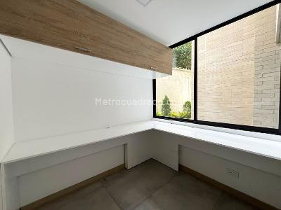 Casa de 4 alcobas en arriendo en Envigado, Envigado, 335 m² · foto 6 de 19