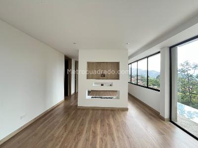 Casa de 4 alcobas en arriendo en Envigado, Envigado, 335 m² · foto 9 de 19