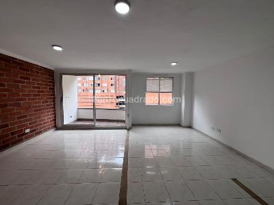 Apartamento en venta en El Poblado, Medellín · foto 3 de 17