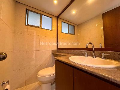 Apartamento de 3 alcobas en venta en Los Balsos, Medellín, 146 m² · foto 12 de 15