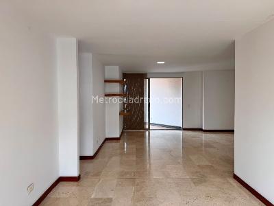 Apartamento de 3 alcobas en venta en Los Balsos, Medellín, 146 m² · foto 2 de 15