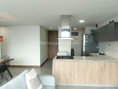 Apartamento de 2 alcobas en venta en El Poblado, Medellín, 86 m² · foto 4 de 16