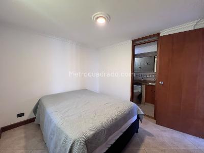 Apartamento de 3 alcobas en arriendo en Altos Del Poblado, Medellín, 78 m² · foto 10 de 13