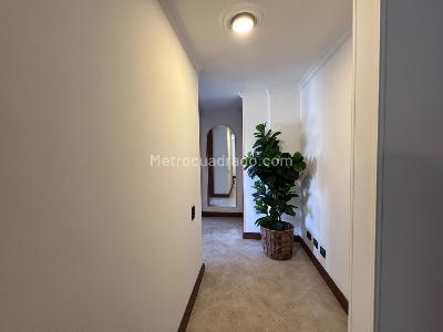 Apartamento de 3 alcobas en arriendo en Altos Del Poblado, Medellín, 78 m² · foto 5 de 13