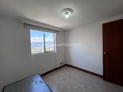 Apartamento de 3 alcobas en arriendo en Altos Del Poblado, Medellín, 78 m² · foto 6 de 13