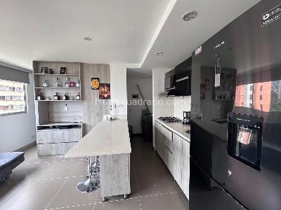 Apartamento de 1 alcoba en arriendo en El Tesoro, Medellín, 35 m² · foto 9 de 13