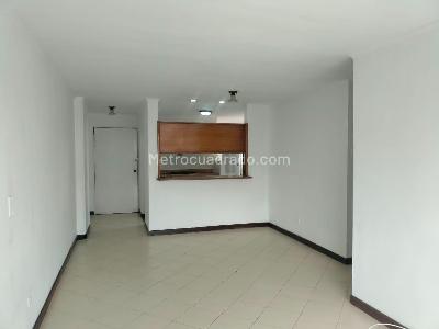 Apartamento en venta en El Poblado, Medellín · foto 3 de 14