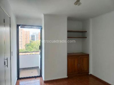 Apartamento en venta en El Poblado, Medellín · foto 8 de 14