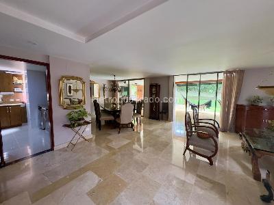 Casa de 4 alcobas en venta en Envigado, Envigado, 500 m² · foto 3 de 17