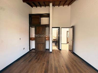 Casa de 5 alcobas en venta en Sabaneta, Sabaneta, 300 m² · foto 11 de 19