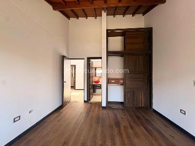Casa de 5 alcobas en venta en Sabaneta, Sabaneta, 300 m² · foto 13 de 19
