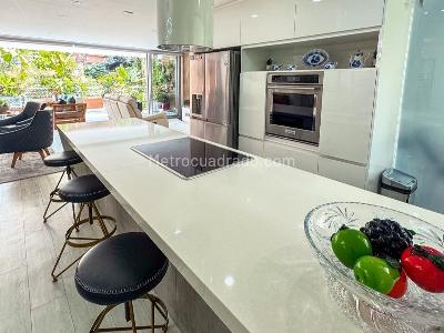 Apartamento de 3 alcobas en venta en El Poblado, Medellín, 148 m² · foto 4 de 15