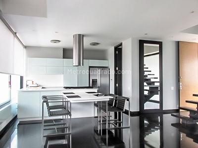 Apartamento en venta en El Poblado, Medellín · foto 2 de 16