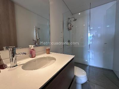 Apartamento en arriendo en El Poblado, Medellín · foto 13 de 14
