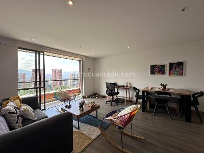 Apartamento en arriendo en El Poblado, Medellín · foto 3 de 14