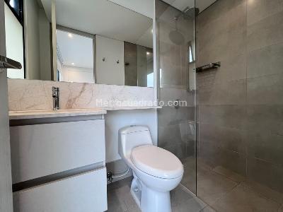 Apartamento de 2 alcobas en venta en El Poblado, Medellín, 86 m² · foto 15 de 16