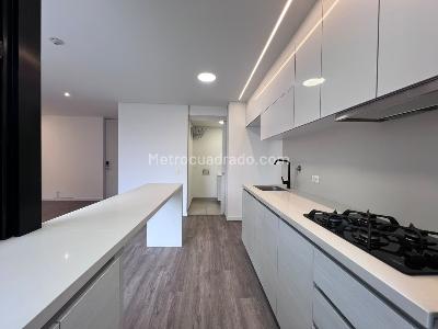 Apartamento de 2 alcobas en venta en El Poblado, Medellín, 86 m² · foto 6 de 16